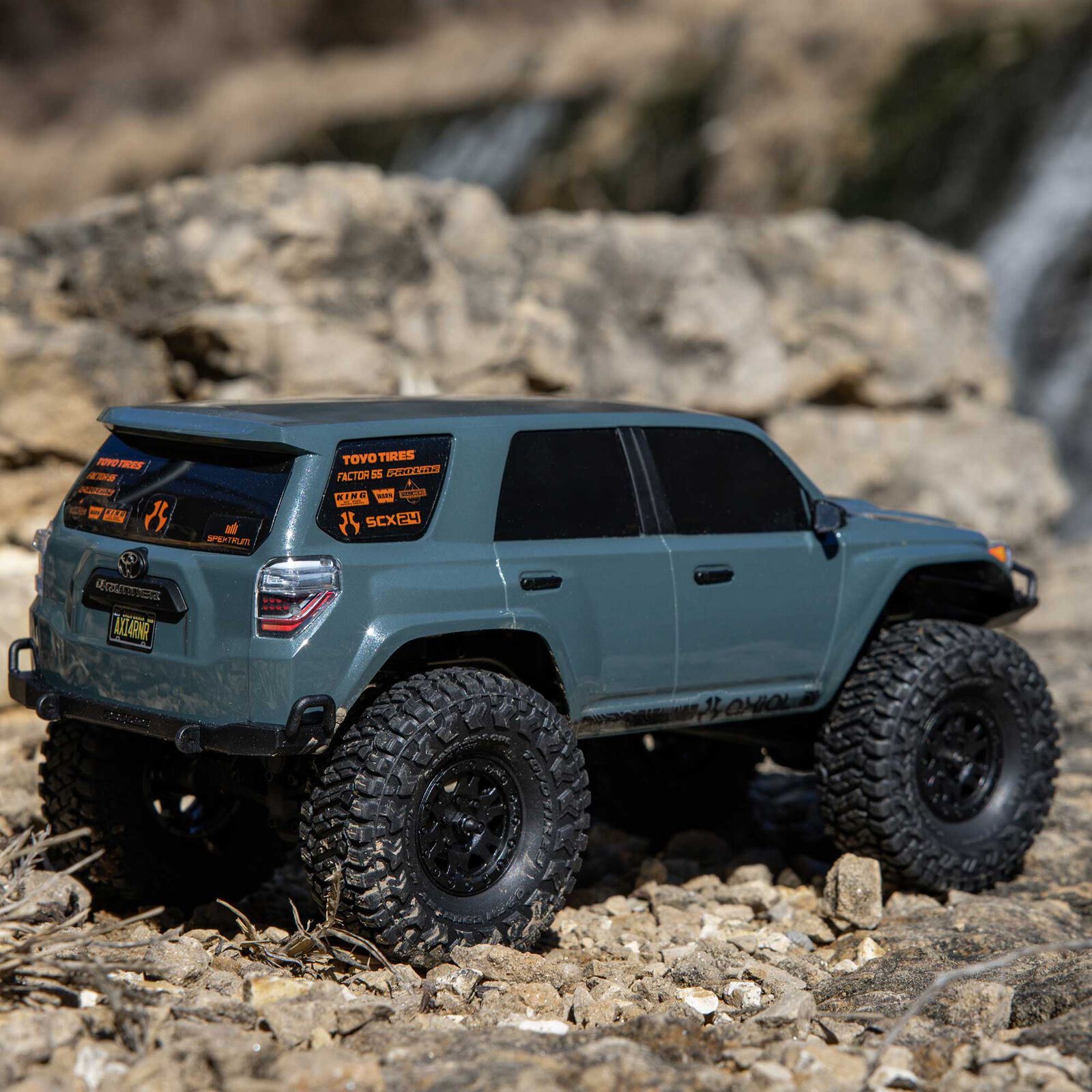 Axial AXI-2035T2 1/24 SCX24 Toyota 4Runner 4X4 RTR Brushed Rock Crawler (Battery & Charger Included), Gray - 10