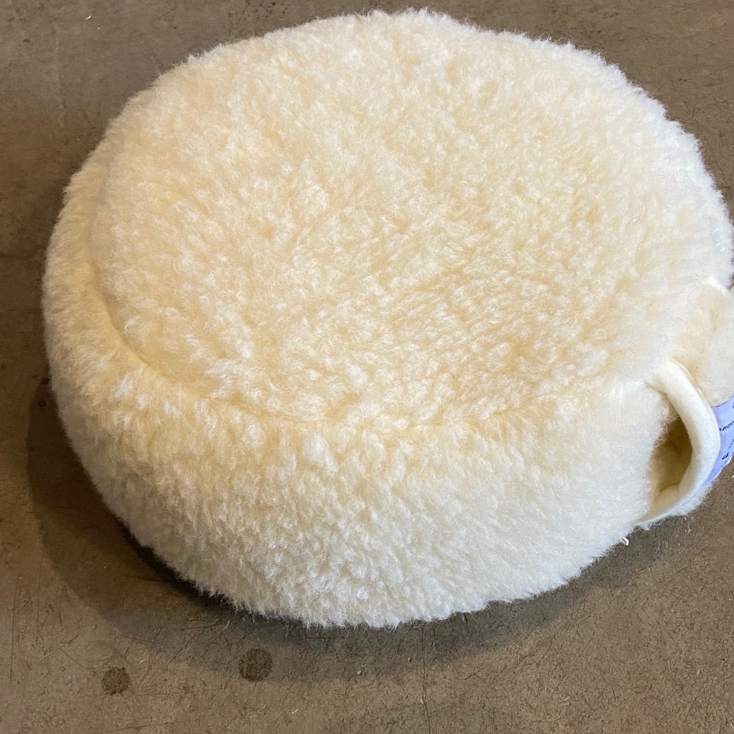 Meditationskudde av naturvit ull från Wooldesign - 3