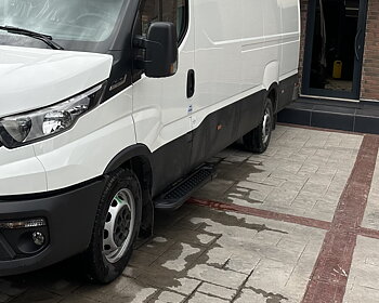 SIDESTEPS BLACK ANTI-SLIP FRONT - Iveco Daily 2019- 