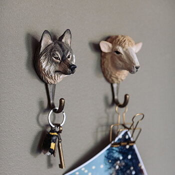 Hand-carved hook Grey Wolf
