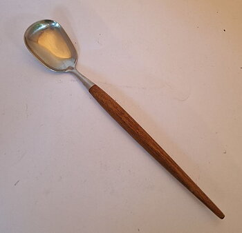 Serving spoon with pointed teak handle