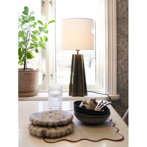 Aila Bordslampa inkl lampskärm