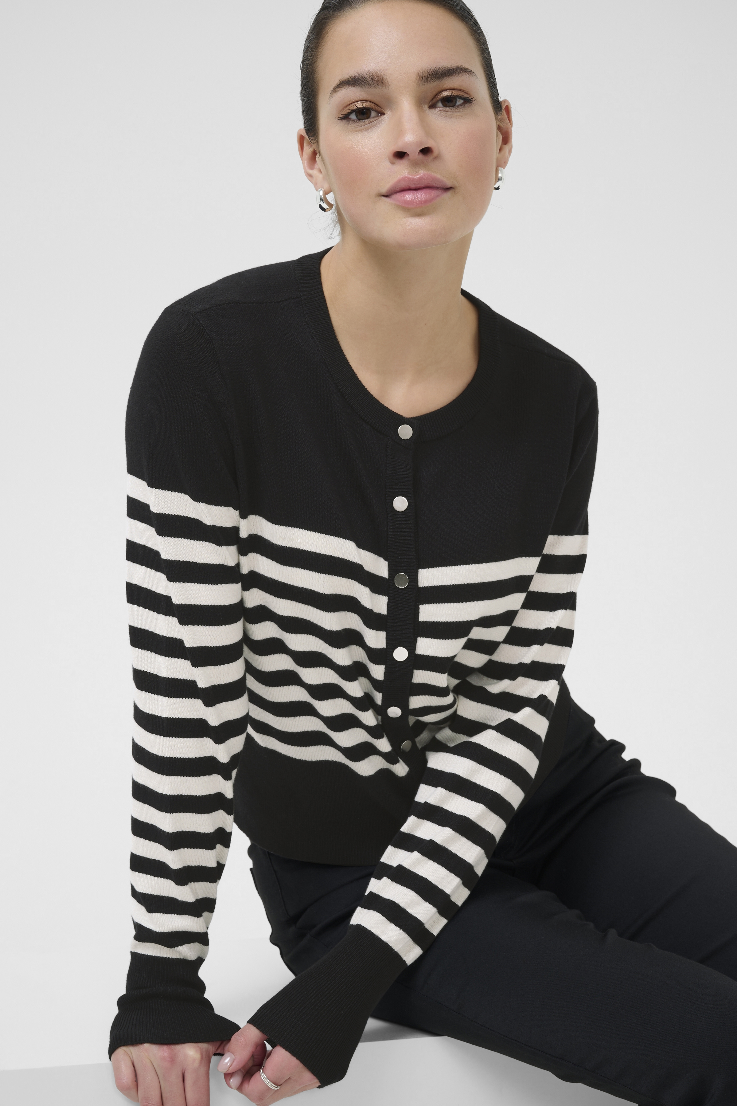 KAlizza Cardigan Black/Turtledove Randig kort kofta