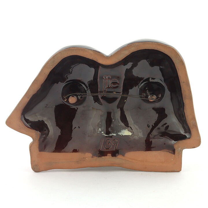 アイモ・ニェットボリ  枝にとまった茶色いフクロウの陶板  18cm  1970年代