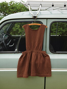 Sandnes Belle Dress Junior 2506_05 (27 m st 3)