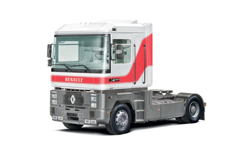 1/24 Renault AE500 Magnum