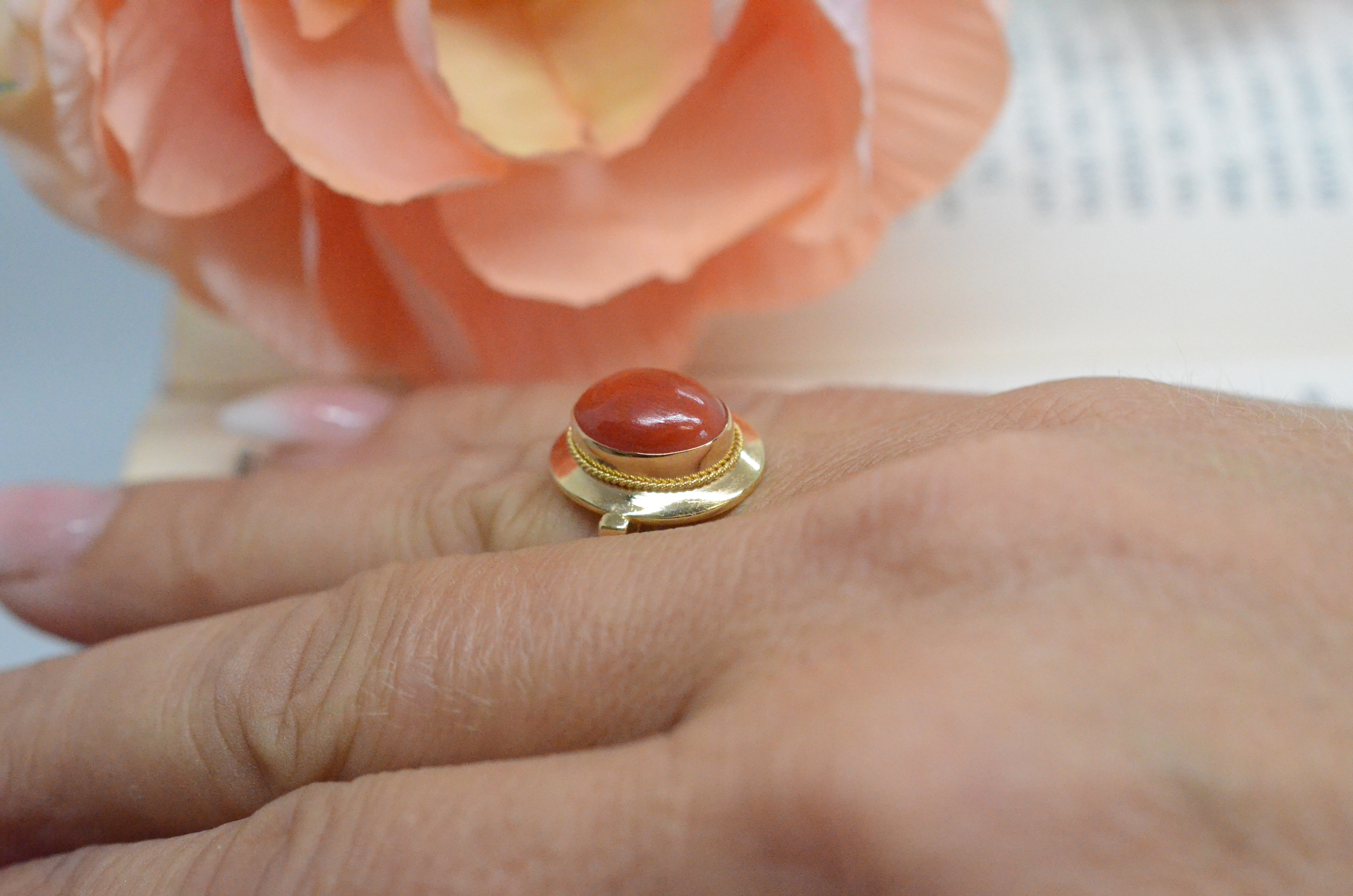 Vintage 18k ring med korallfärgad sten - 4
