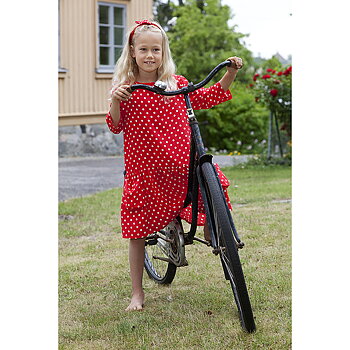 Klänning Lotta på Bråkmakargatan 