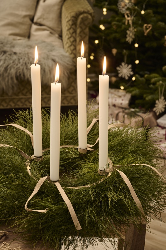 Advent candles with embossed numbers 1-4 - White - Swan-labelled - 4