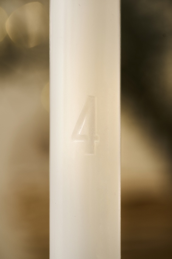 Advent candles with embossed numbers 1-4 - White - Swan-labelled - 2