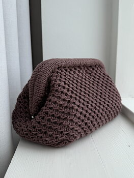 PetiteKnit Juno Clutch (21 m hålmönster st 3)