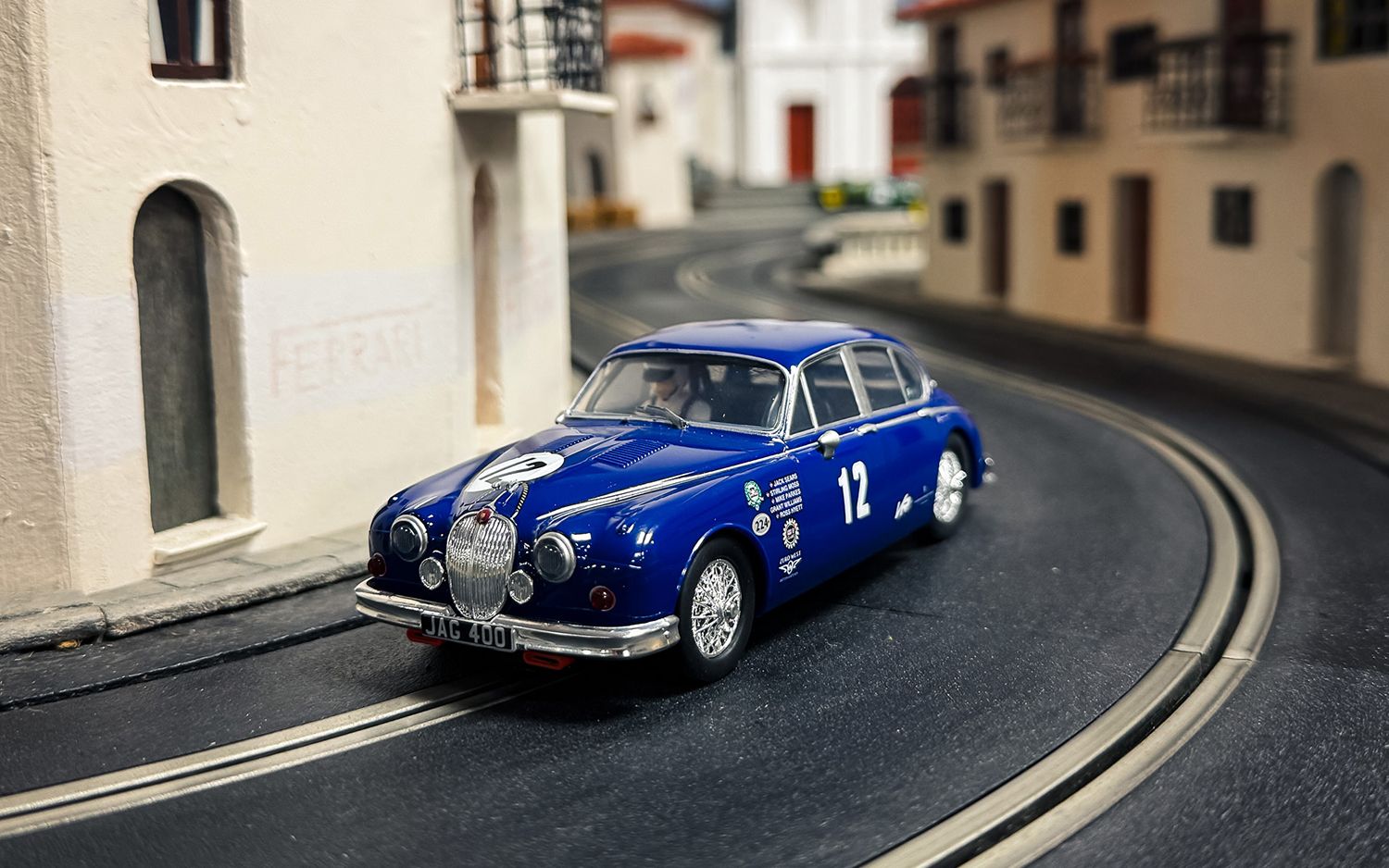 Jaguar MK2 'Grant Williams' 1:32 - 4