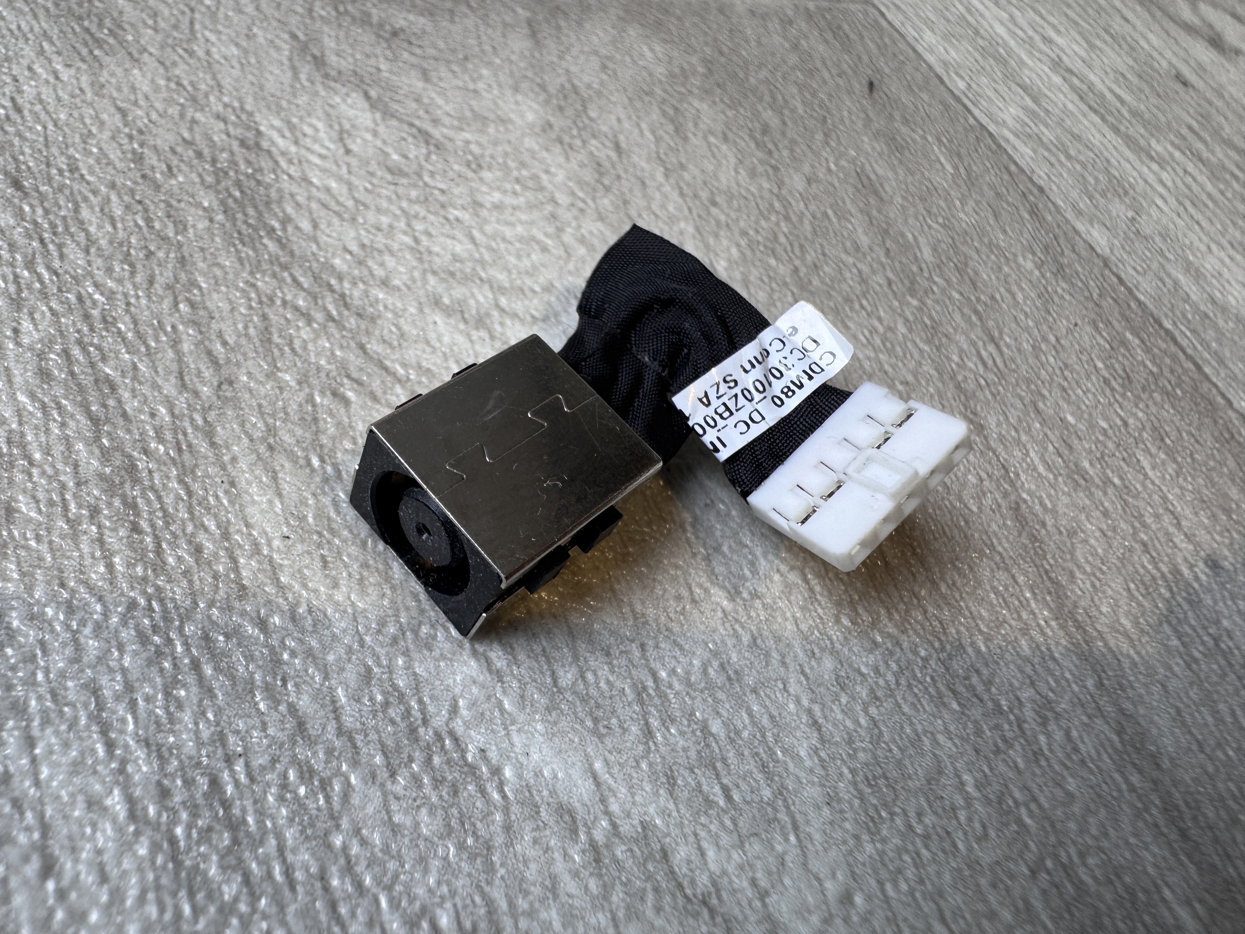 Original DC strömuttag laddningsport Dell Latitude 5580 5590 M3520 M3530 3520 3530 CN-098C6H 098C6H
