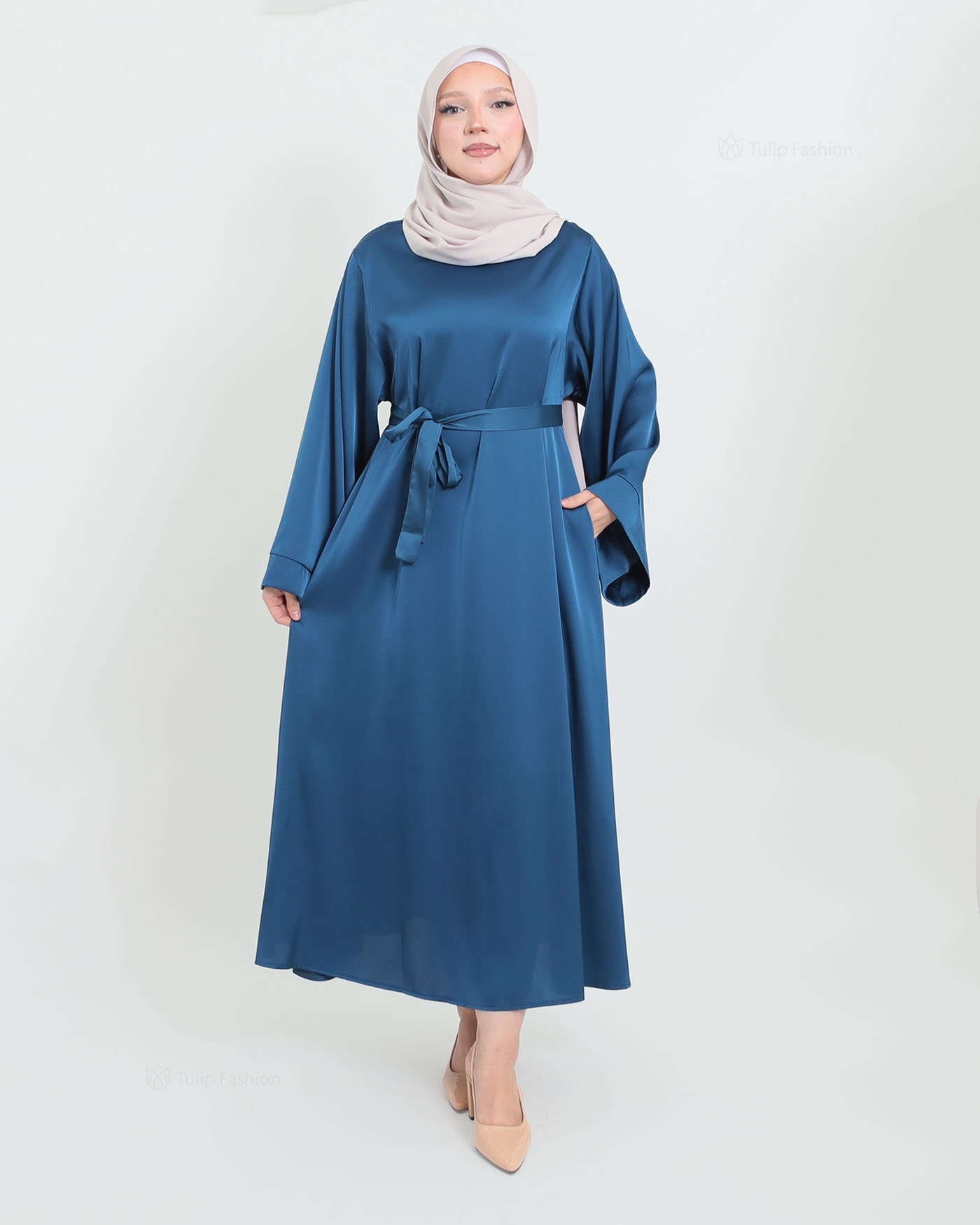 Maxi Dress in Satin - Blue - 2