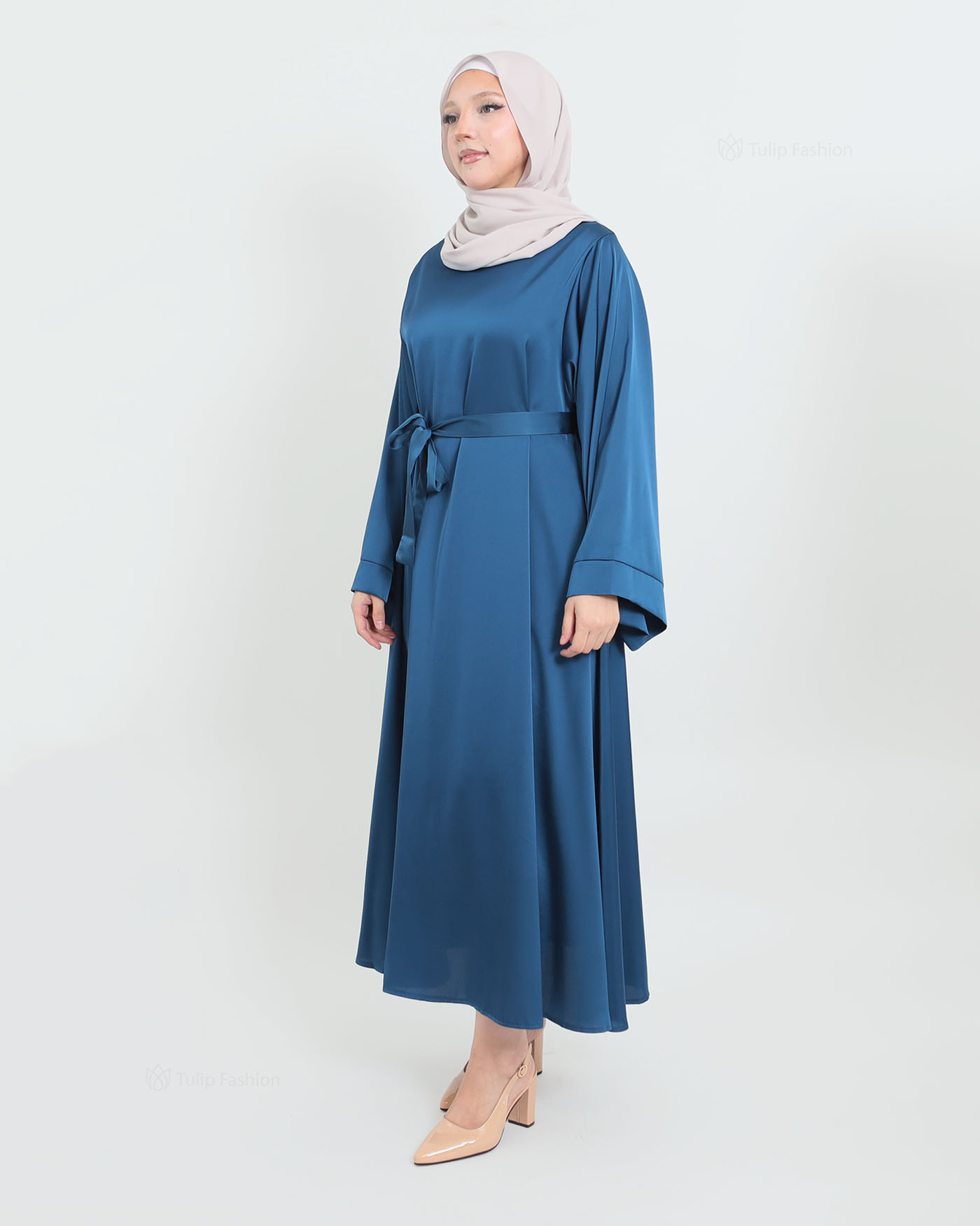 Maxi Dress in Satin - Blue - 3