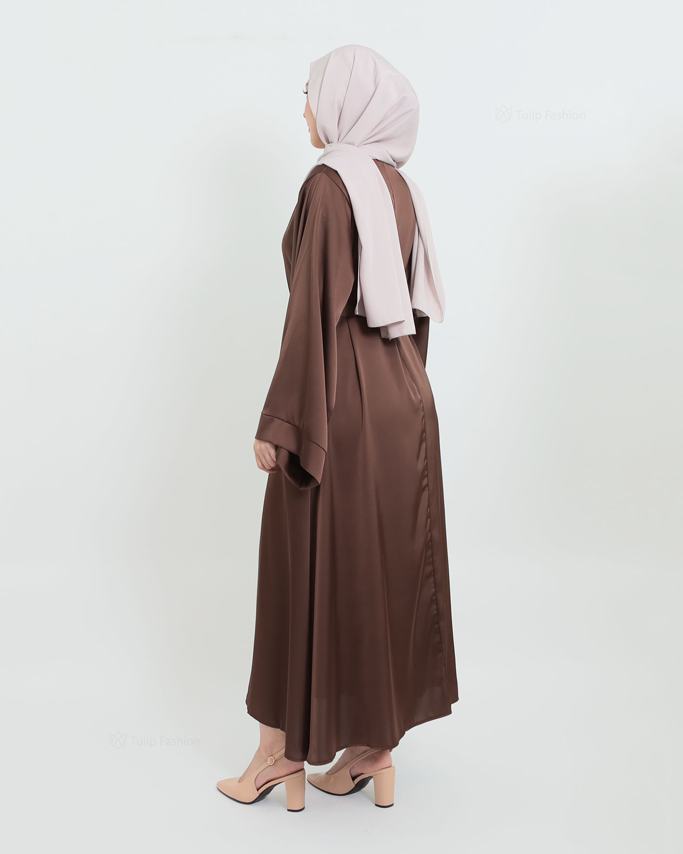 Maxi Dress in Satin - Brown - 3