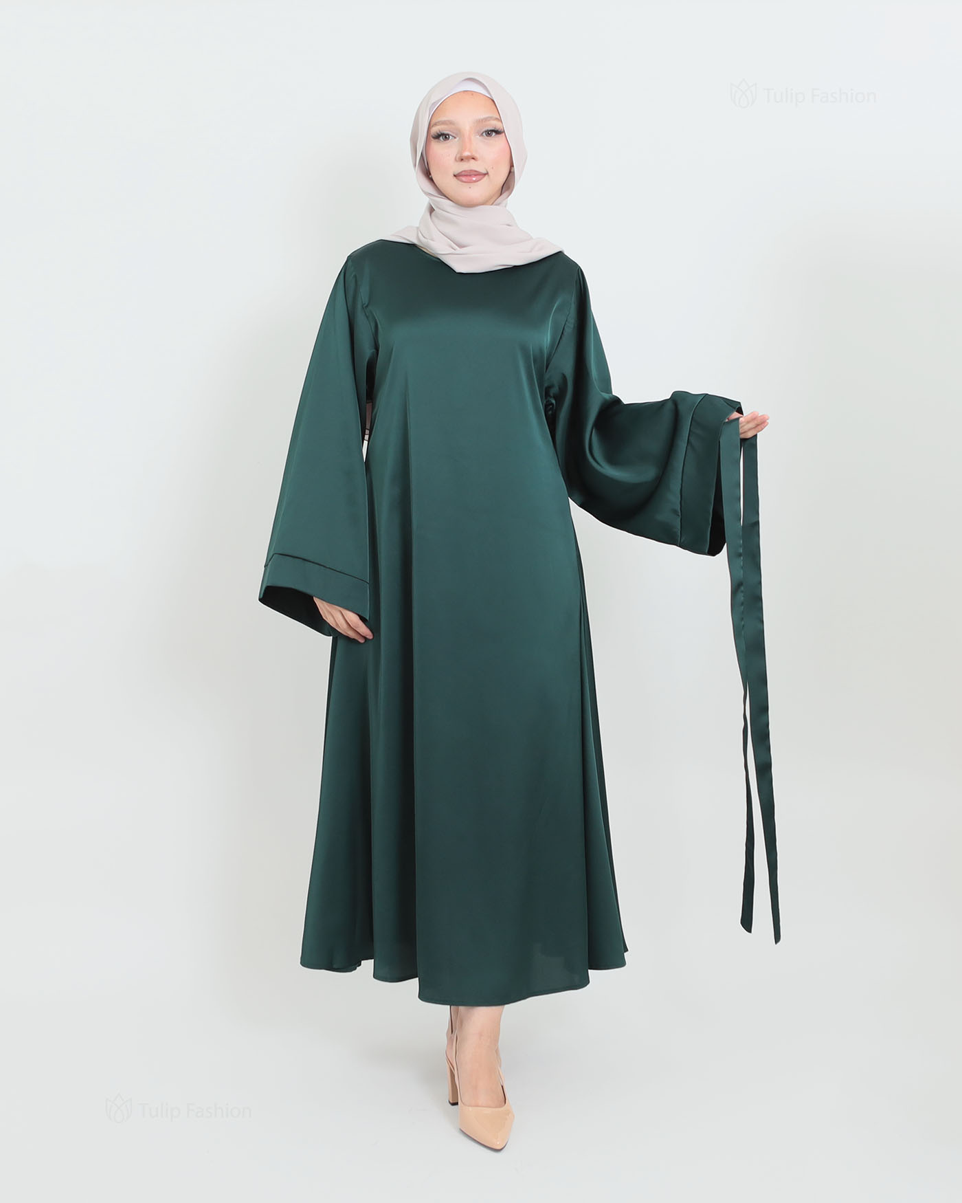 Maxi Dress in Satin - Green - 6