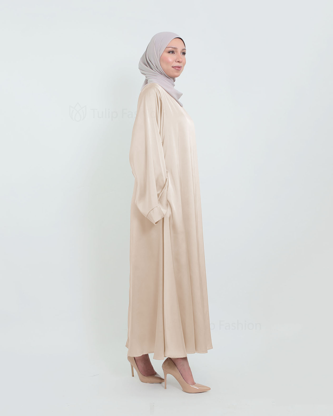 Maxi Dress in Satin - Light Beige - 4