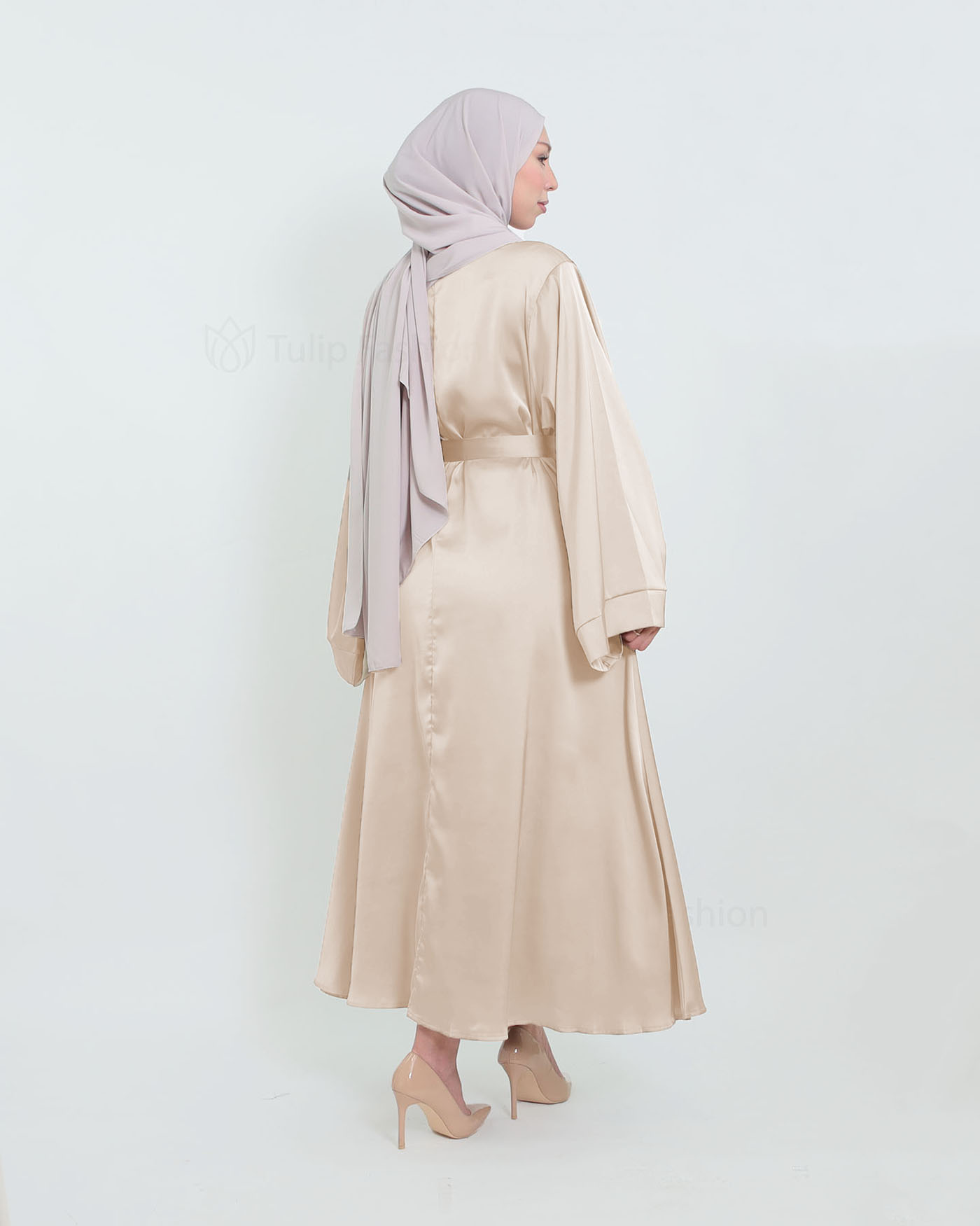 Maxi Dress in Satin - Light Beige - 3