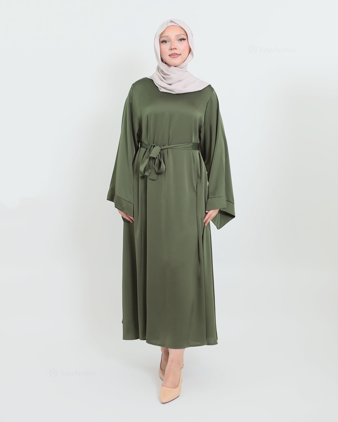 Maxi Dress in Satin - Light Green - 2