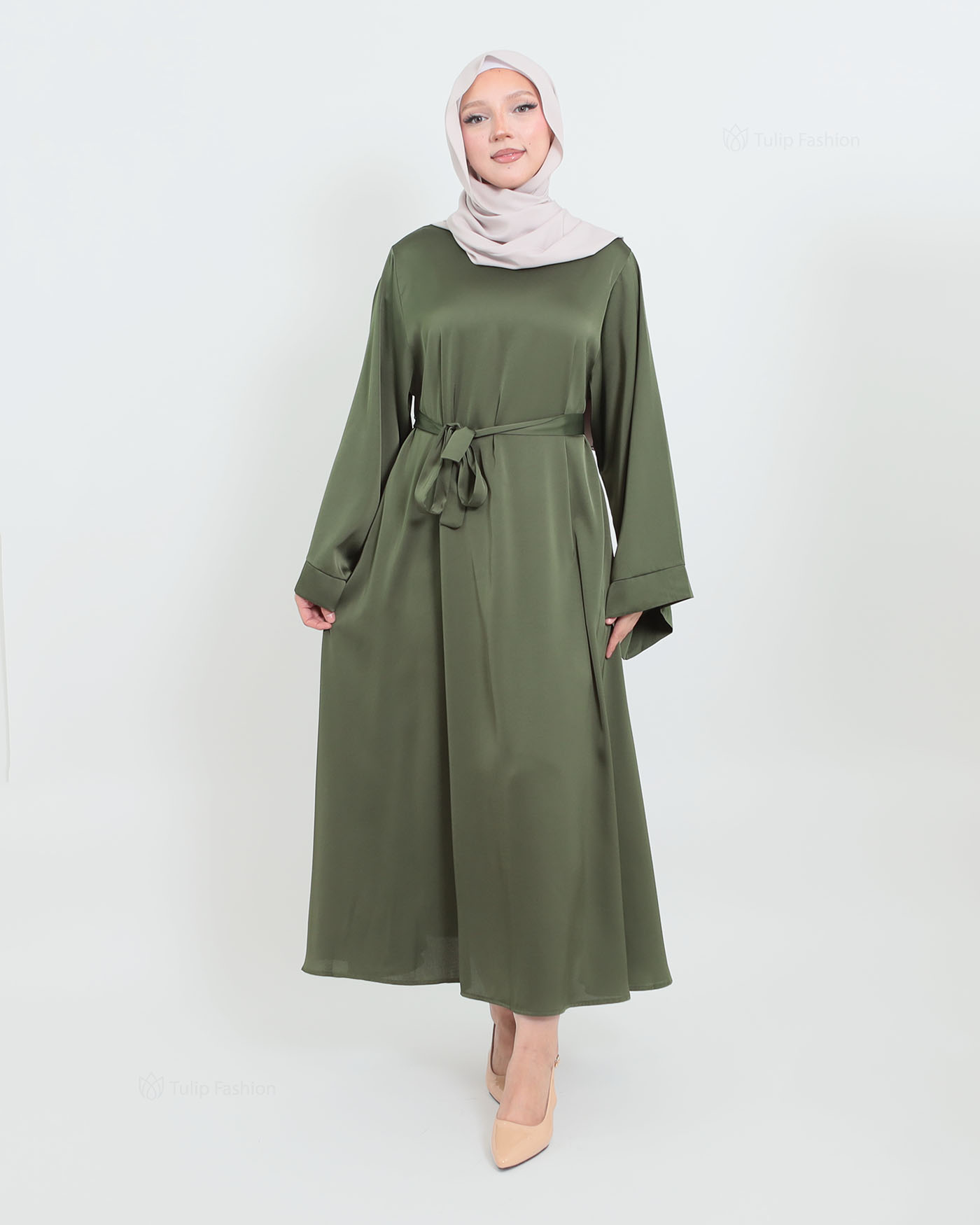 Maxi Dress in Satin - Light Green - 4