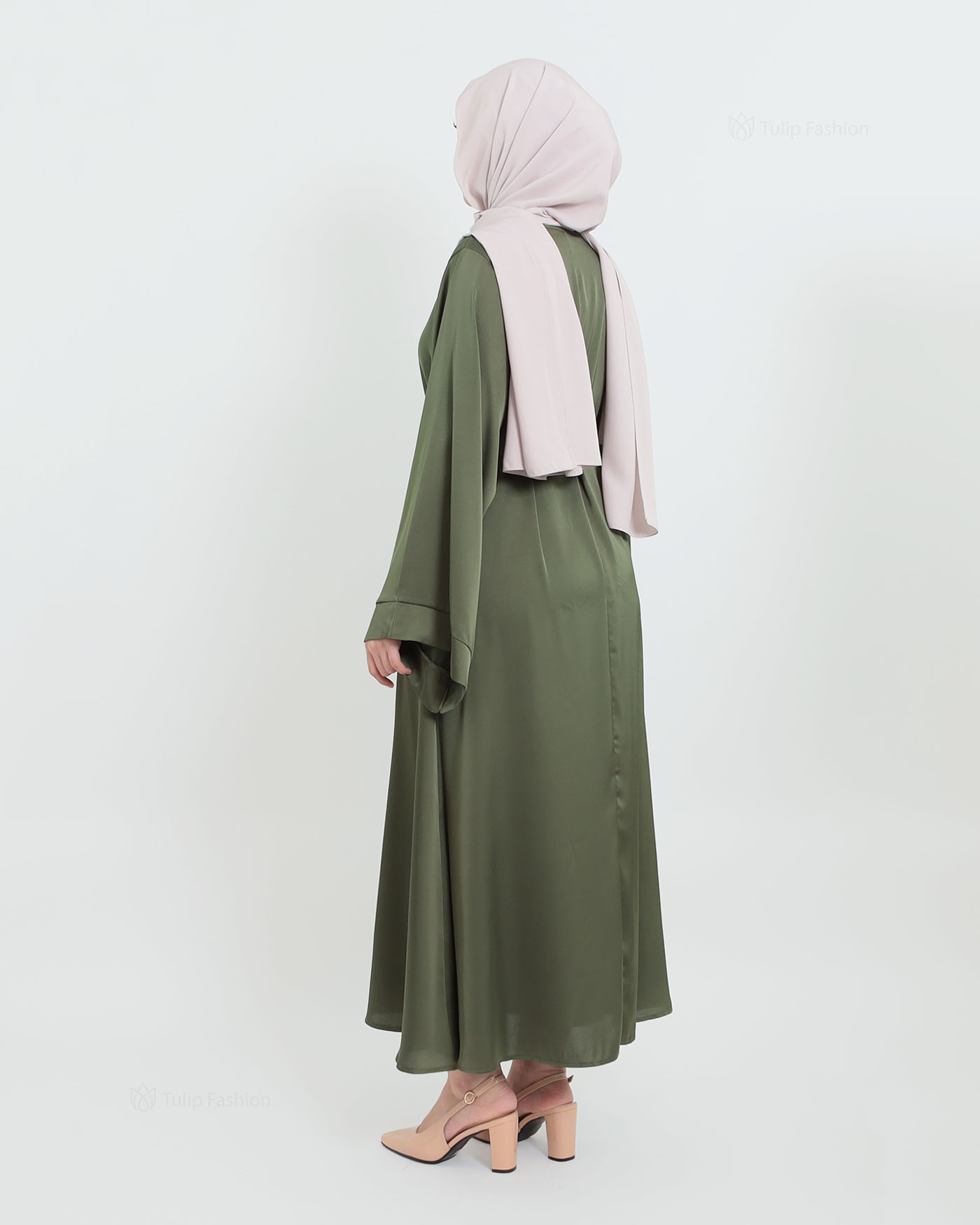 Maxi Dress in Satin - Light Green - 6