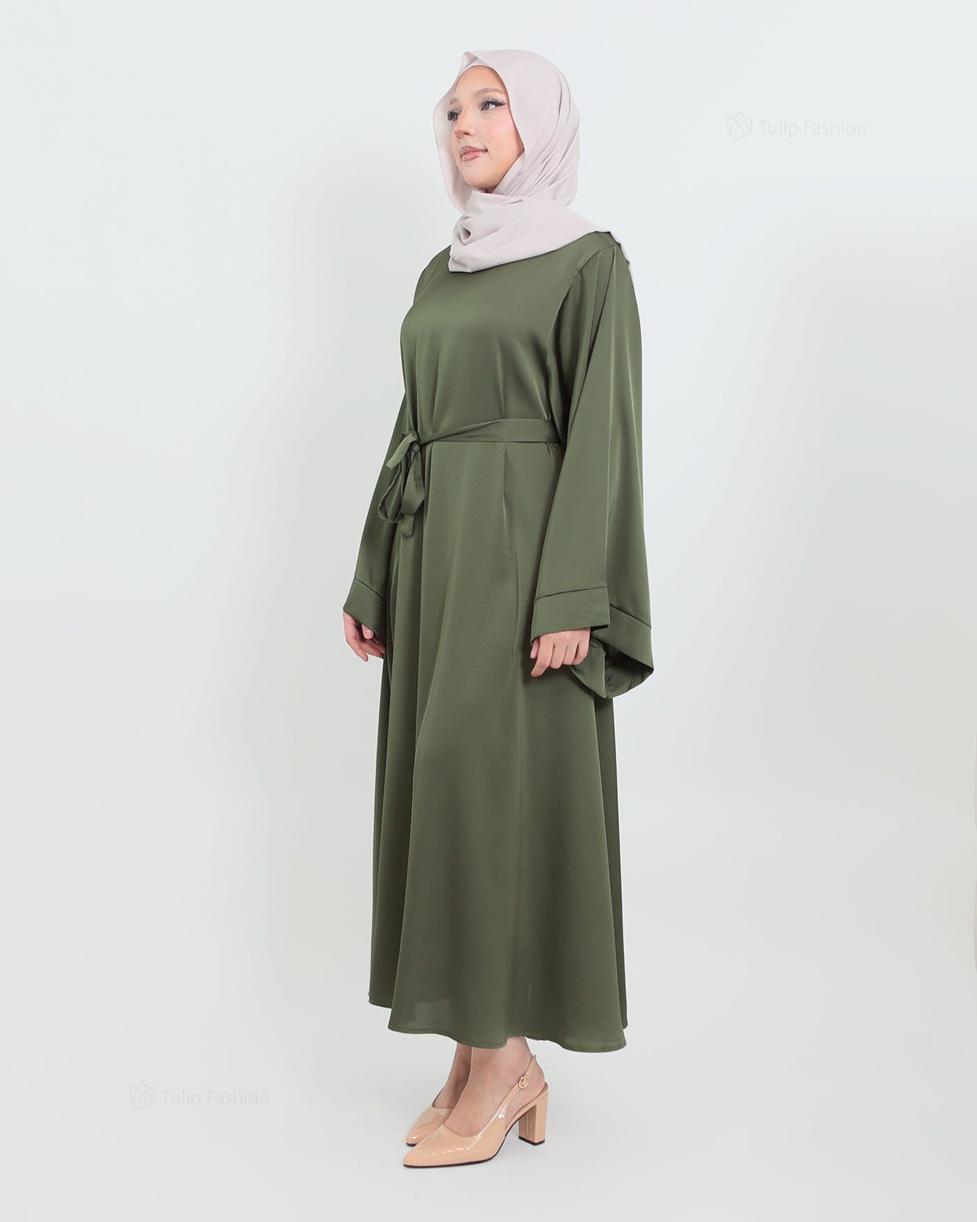 Maxi Dress in Satin - Light Green - 5