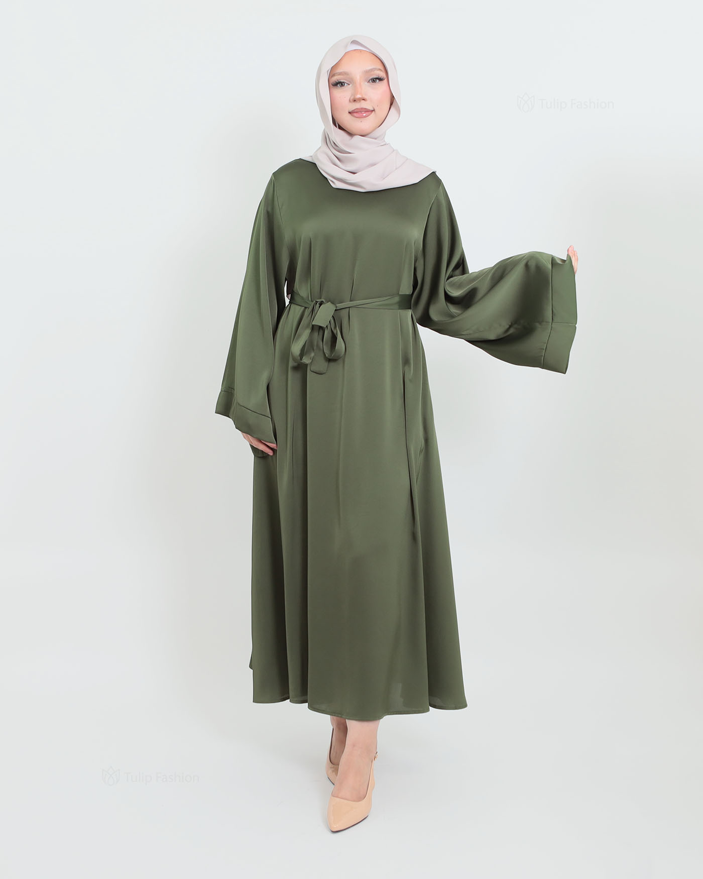 Maxi Dress in Satin - Light Green - 3