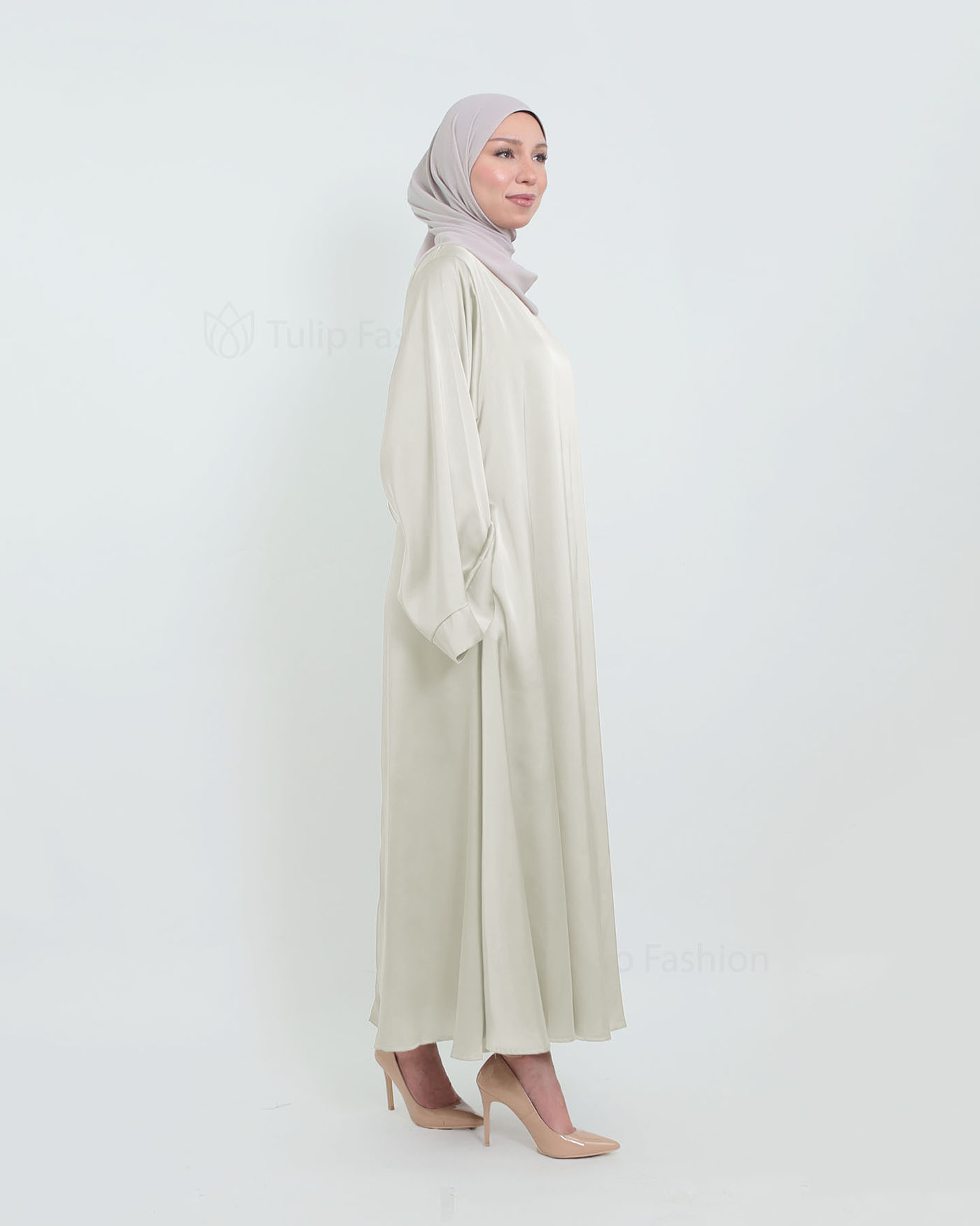 Maxi Dress in Satin - White - 3
