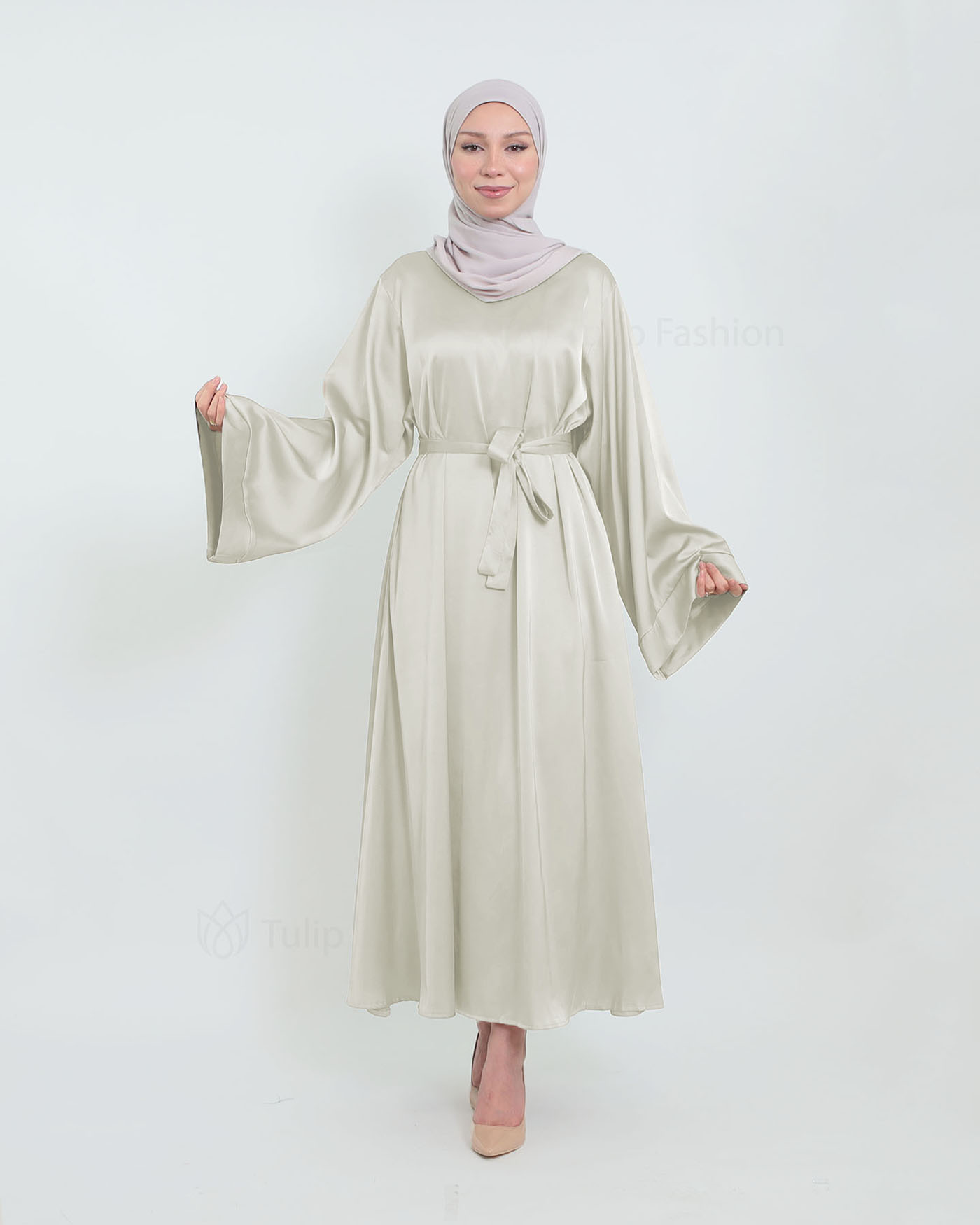 Maxi Dress in Satin - White - 4