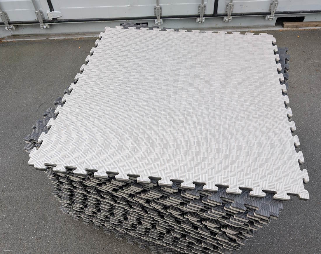 Matta 1x1m 20mm svart/grå med pusselkanter - 2