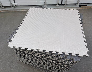 Matta 1x1m 20mm svart/grå med pusselkanter