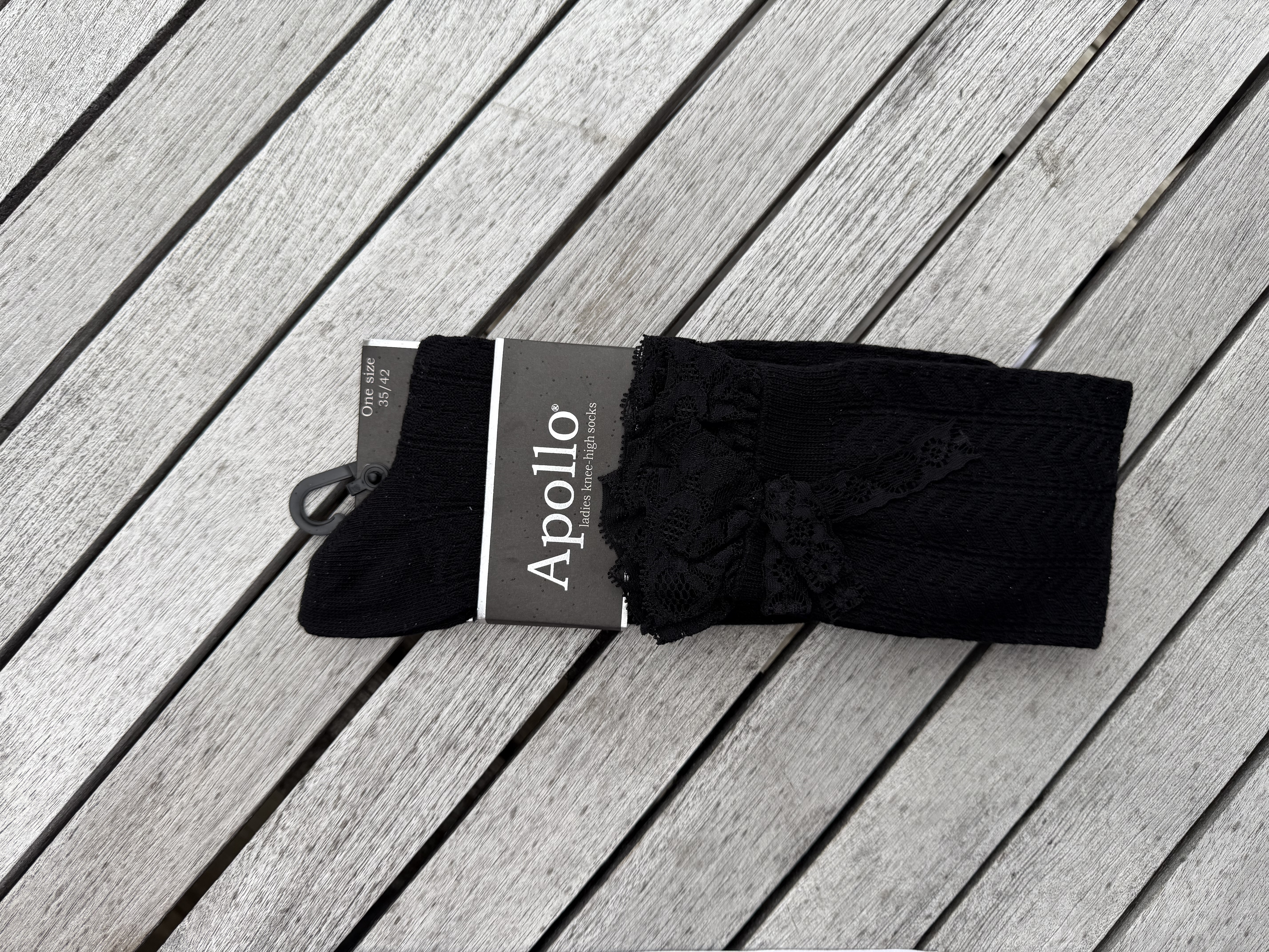 Mönsterstickad knästrumpa med spets detaljer upptill - 120 kr per par eller 2 par för 200 kr