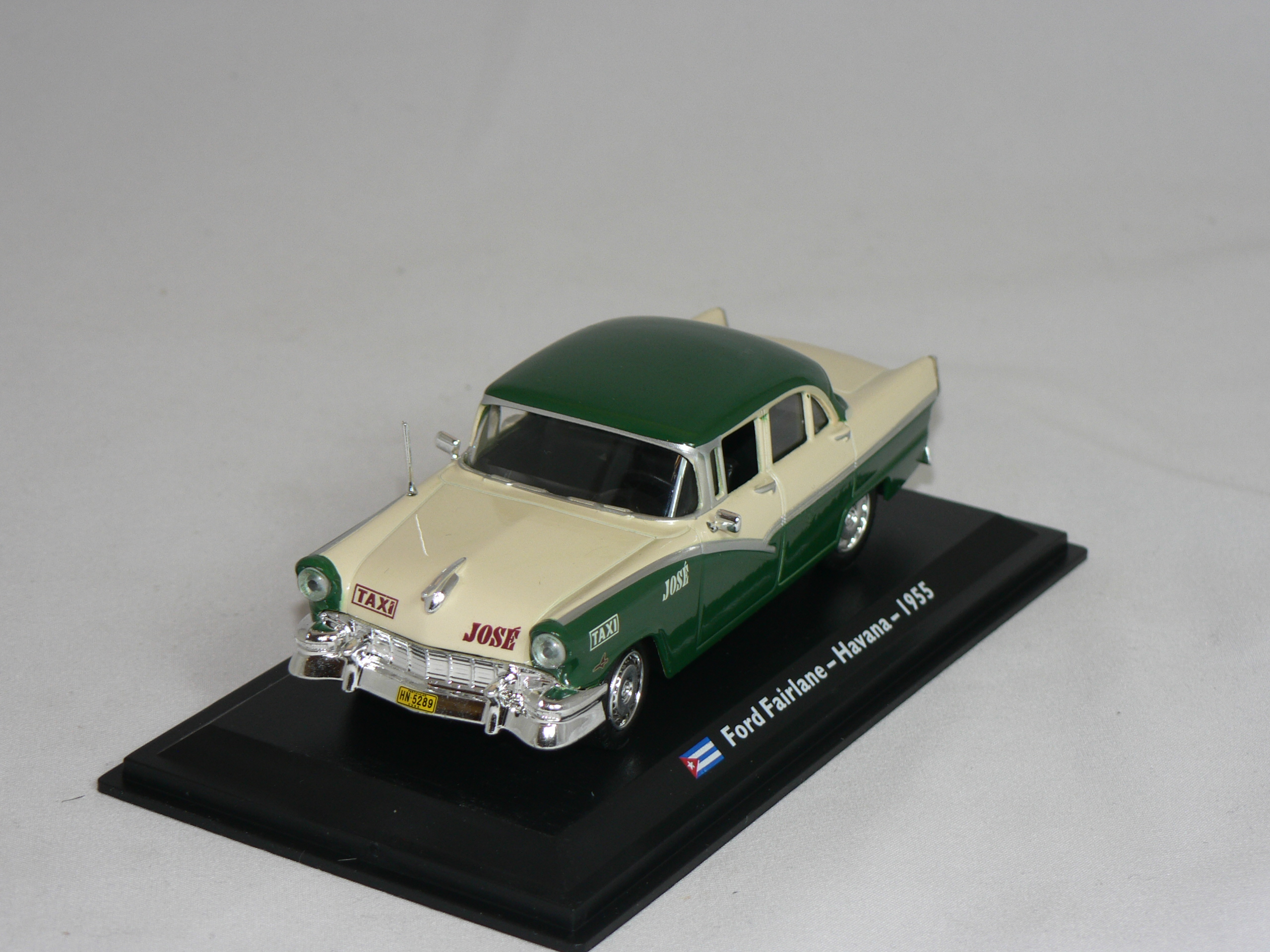 Ford Fairlane  Taxi 1955  1:43 Atlas