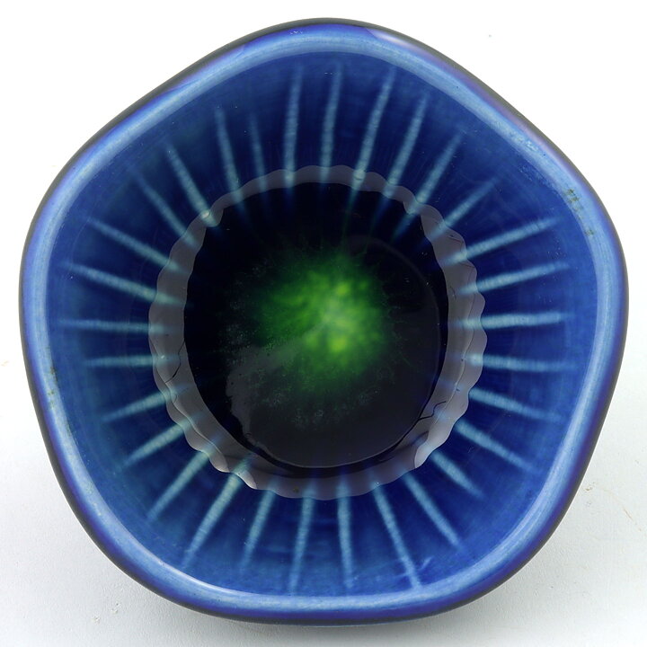 Carl-Harry Stålhane (Anemone 1960s) Blue Five-Sided Bowl with Linear Relief 8 cm (4)