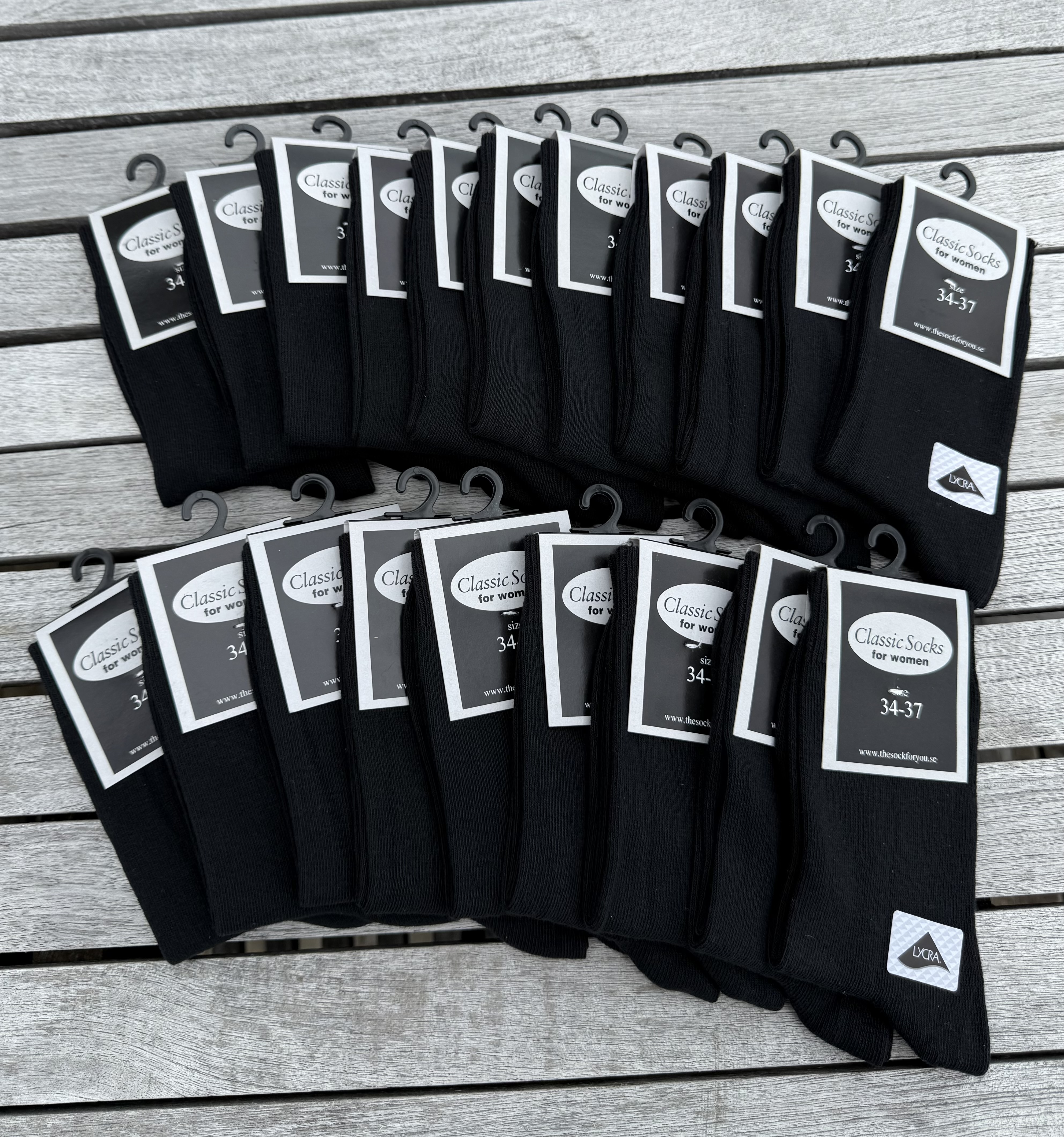Superpris på svart enfärgad dam och herrstrumpa i storpack - 20 par 200 kr - 2