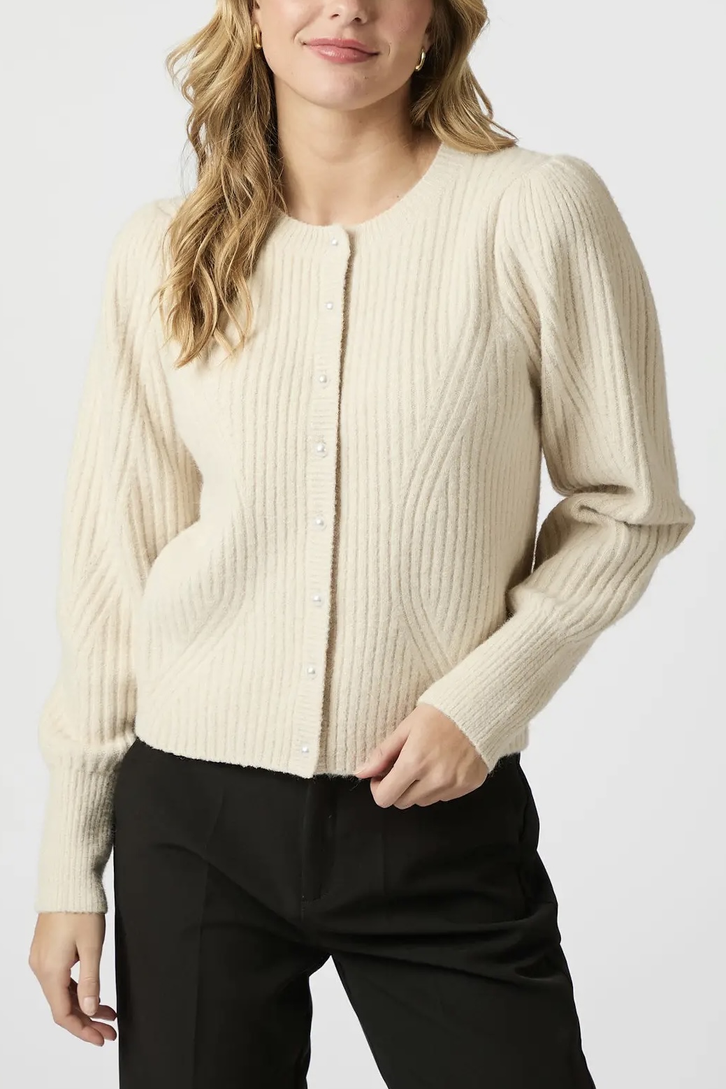 Neo Noir  - Puli Knit Cardigan  Ivory