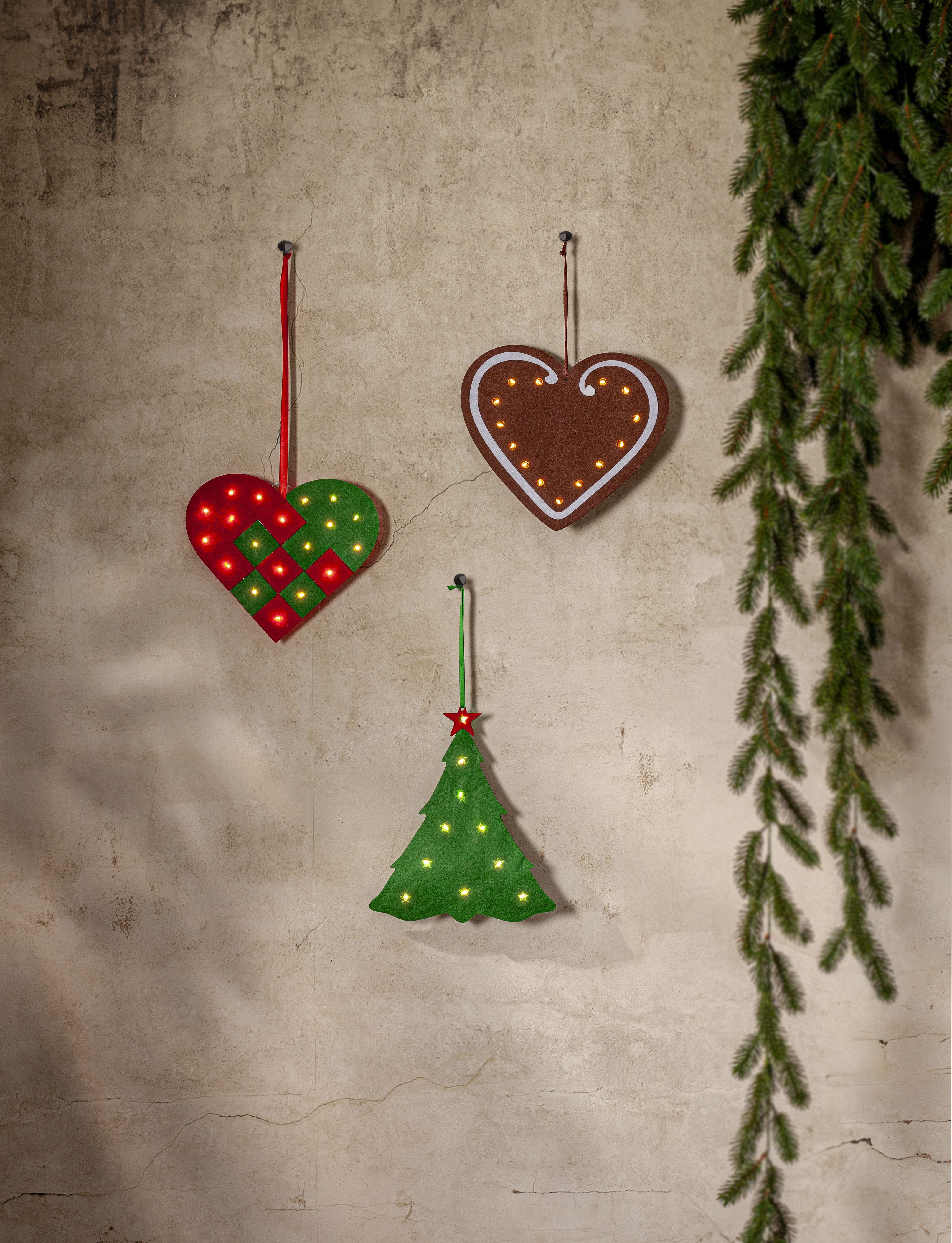 Heart - Felt heart - LED - Hanging decoration - Timer - 25x22 cm - 3