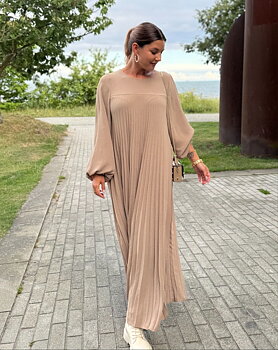 Gemini- Amanda klänning beige
