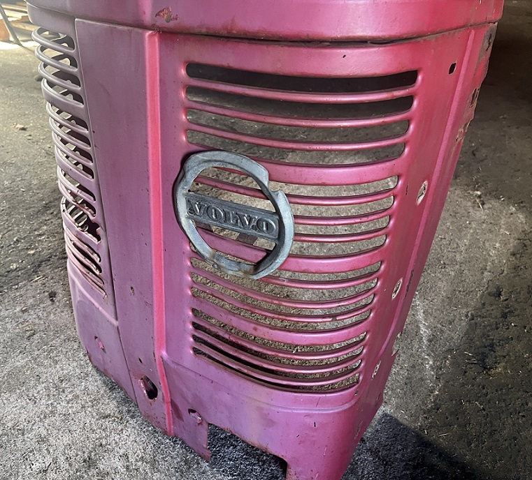 Grill Volvo T31 - 4