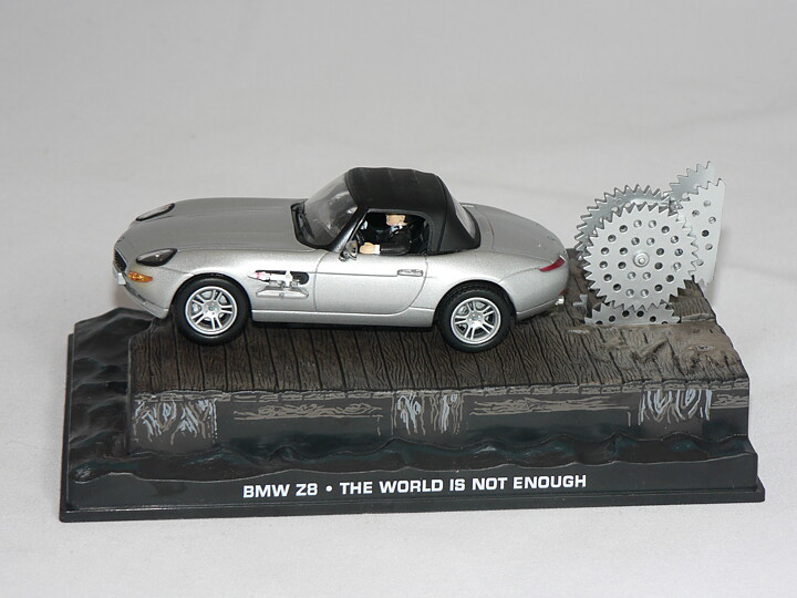 BMW Z8  1:43  Atlas  ( The world is not enough James Bond Collection )