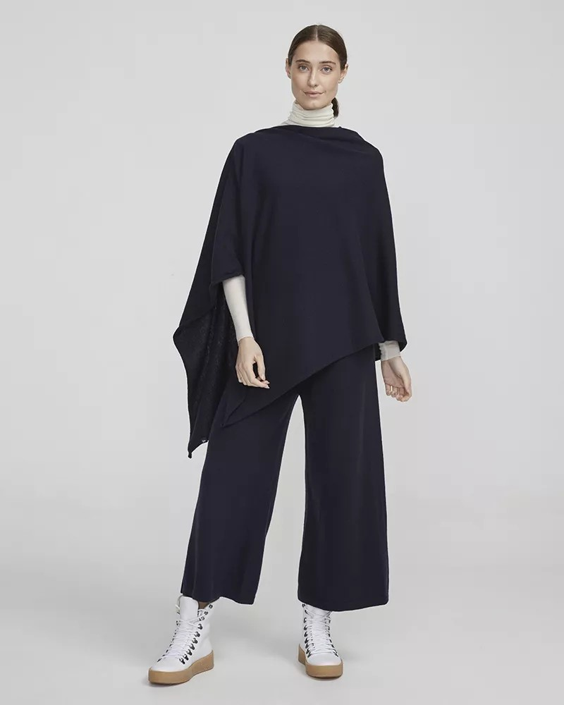 Sofie Poncho - Dark Navy - Holebrook