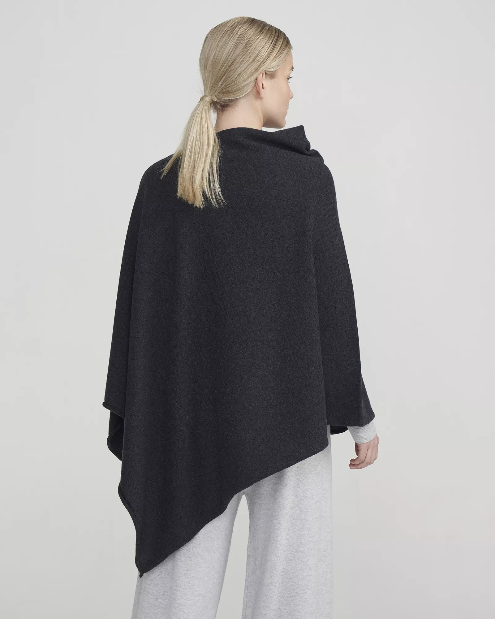 Sofie Poncho - Black Melange - Holebrook