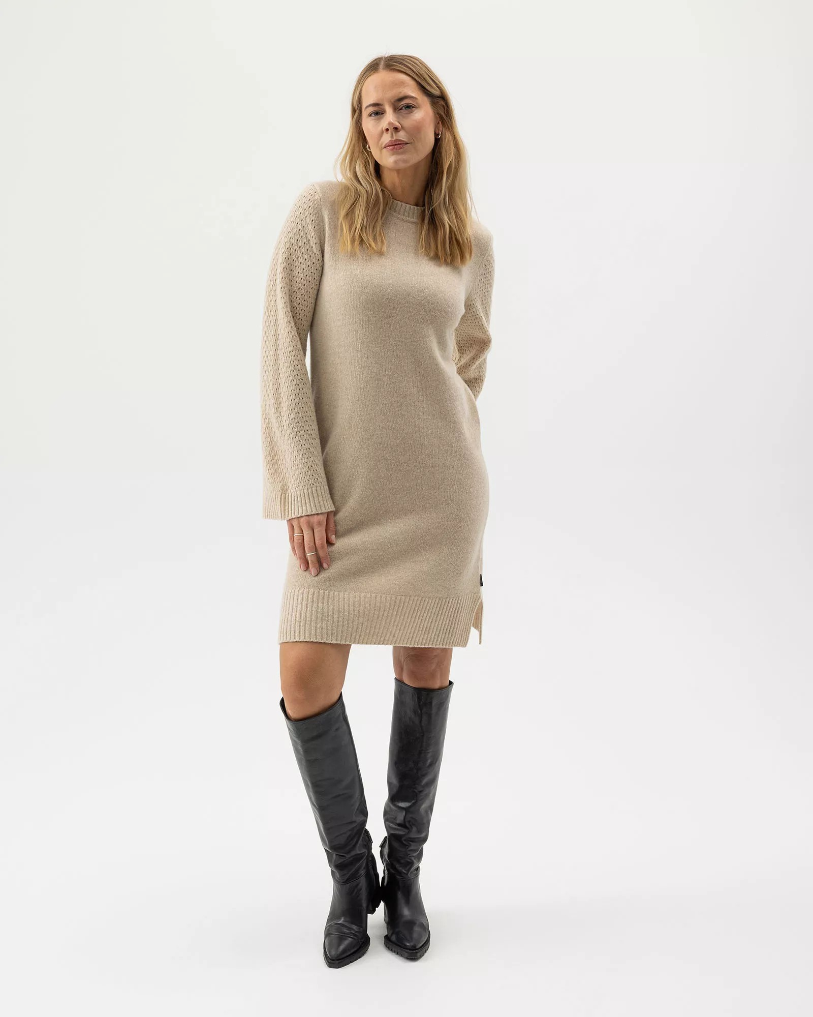 Svea Dress - Sand - Holebrook