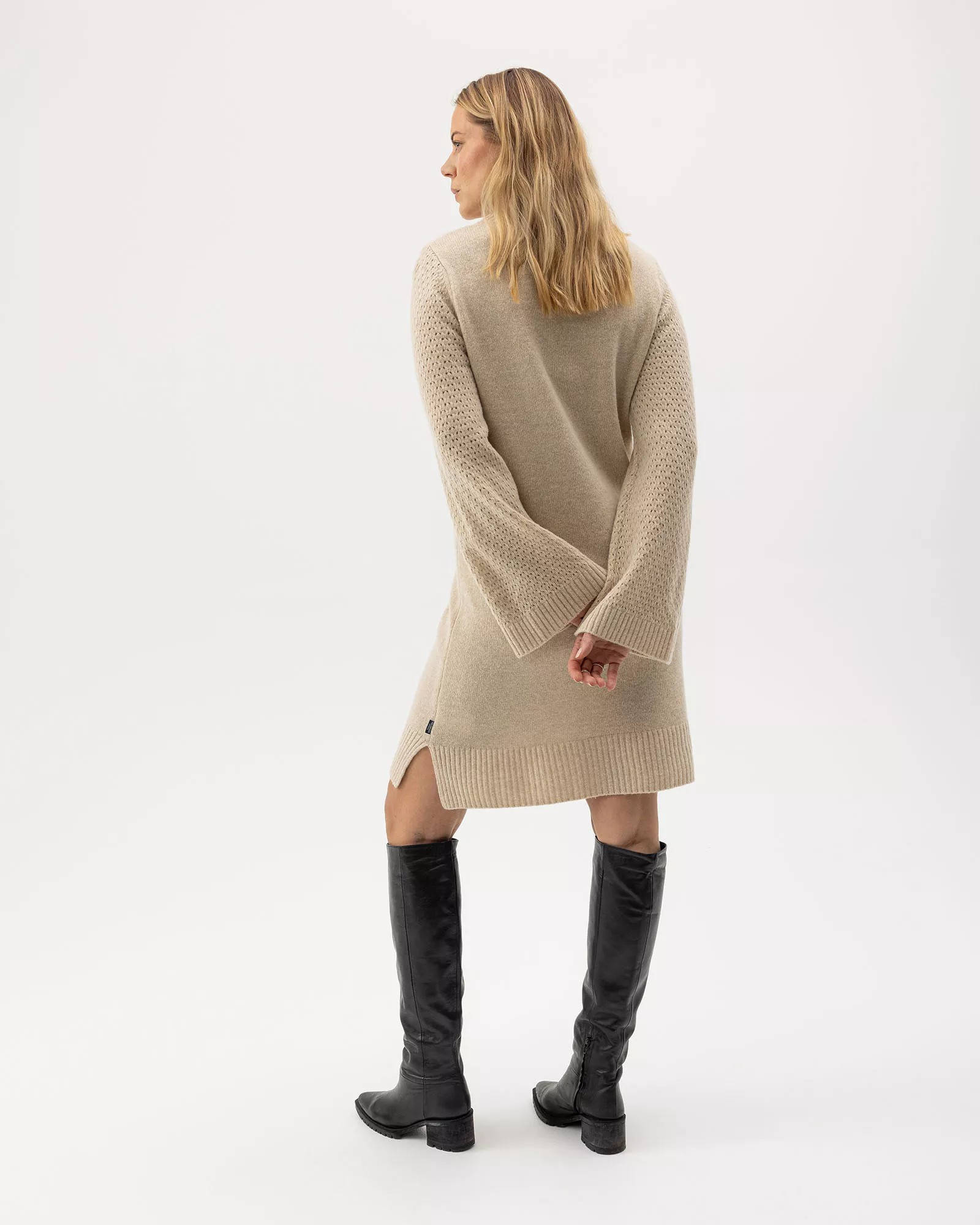 Svea Dress - Sand - Holebrook