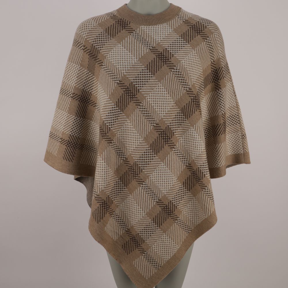 Stickad poncho i merinoull med rutmönster, färg beige