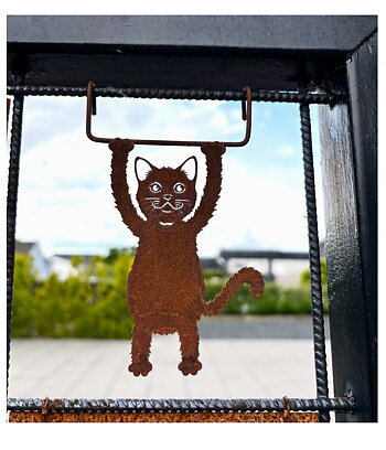 Rostig KATT SOM GUNGAR till armeringsnät