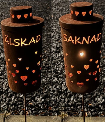 Gravlykta med hjärta & text: ÄLSKAD / SAKNAD 51 cm