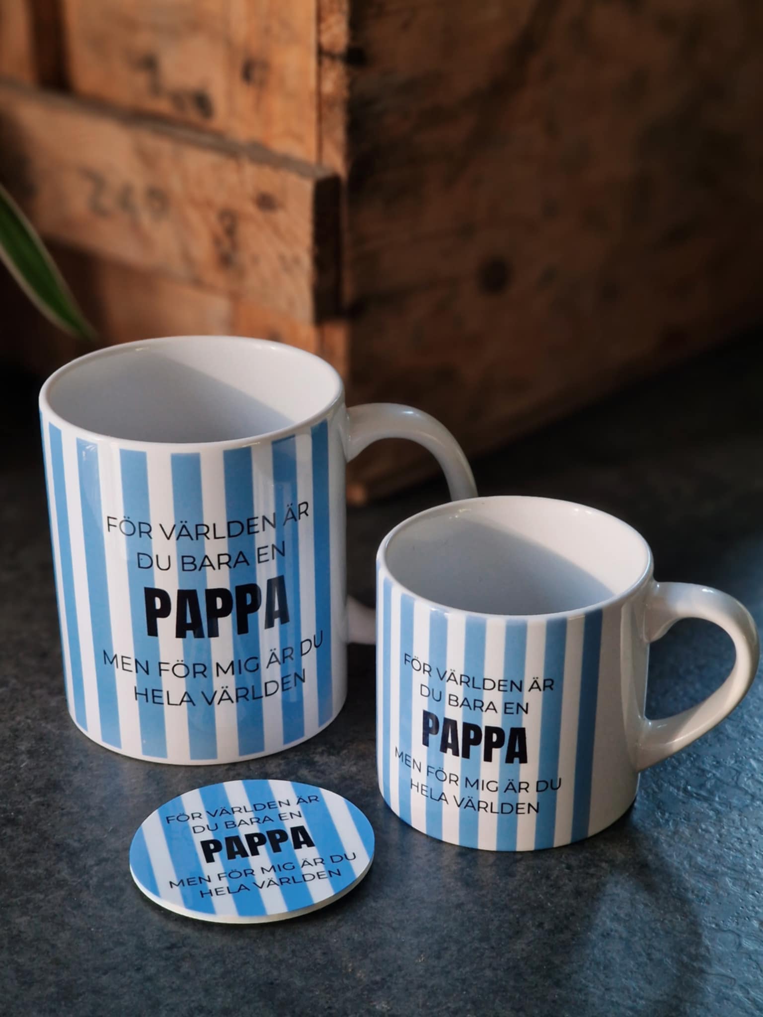 Mugg - "För världen är du bara en pappa, men för mig är du hela världen", randig