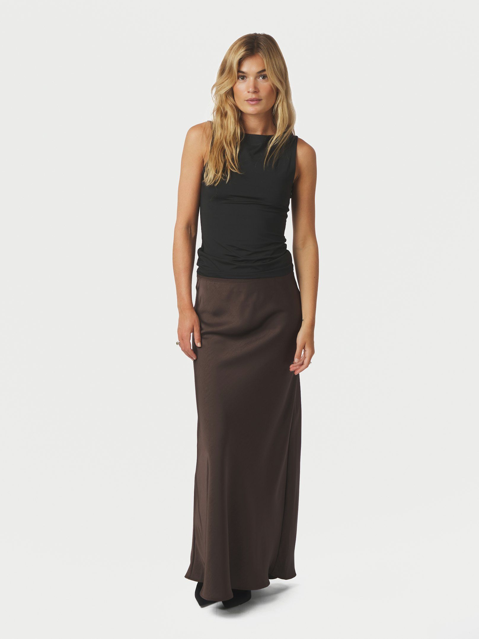 Neo Noir Vicky Heavy Sateen Skirt Dark Brown - 3